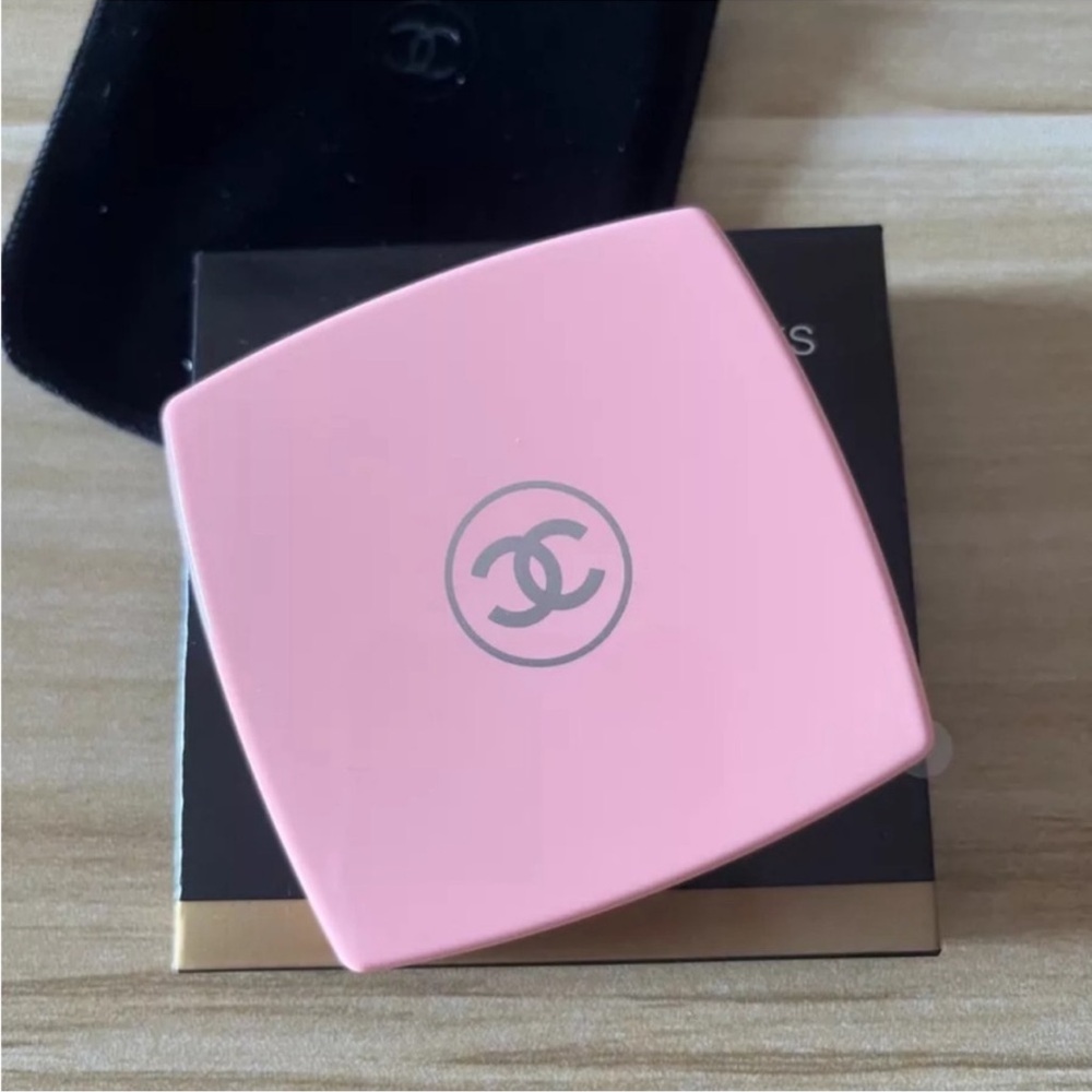 Chanel Pink Compact Makeup Case - Picture 13 of 16
